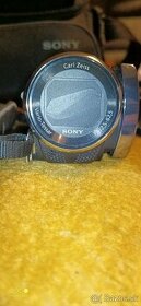 Kamera Sony HDR PJ200 sprojektorom