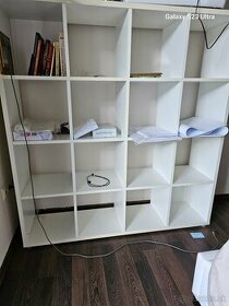 Biely drevený regál / skriňa / knižnica / ukladací priestor - 1