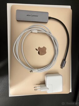 Predám MacBook Air 2020 Zlatý 8GB RAM