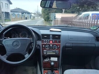 Mercedes W202 C200