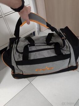 Cestovná športová taška