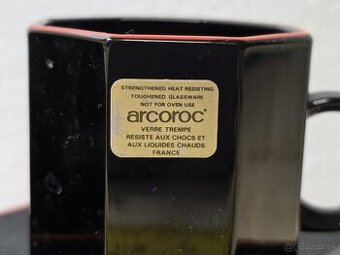 Šálky fráncúzskeho výrobcu Arcoroc 1980