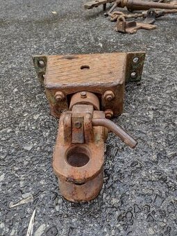 Zaves zetor na 4 skrutky