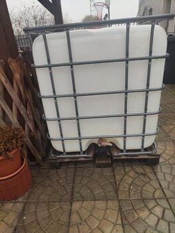 Plastova nadrz 1000 l