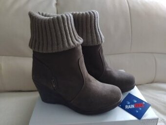 NOVÉ kožené hnedé čižmy veľ. 38 (osobný odber)