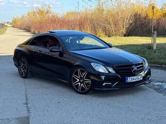 E500 coupe 5.5L V8 89 tis. km 3 maj.