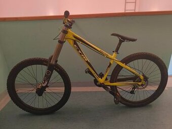 DH bike fox ctm raptor