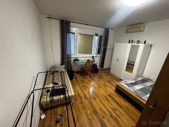 Ponúkam na prenájom veľkú, peknú izbu