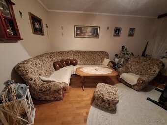 Gauč so sedačkou v klasickom štýle