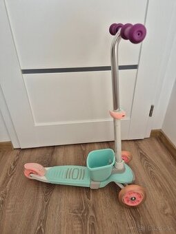 Trojkolesová kolobežka