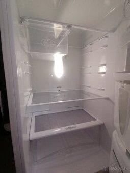 Chladnička z mraznickouLG