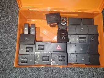 Tlačidlá, kastlík, reproduktory vW Touareg 7l