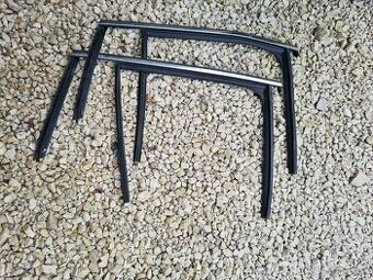 Vodítko skla s tesnením pre sklo Škoda