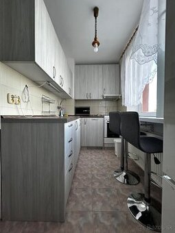 Ponúkam na prenájom byt - 1