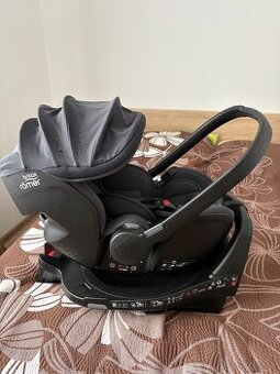 Britax Romer Baby Safe Pro + zakladna