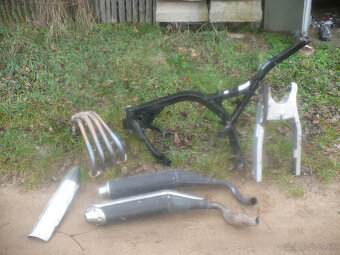 Honda CB 600 f HORNET R. 00-03  díly