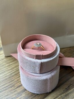 Zasnubny prsten ruzove zlato