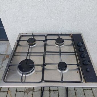 Predám elektrickú 4platnu na plyn