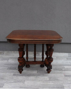 Stôl starožitný z 19 . storočia. - 1