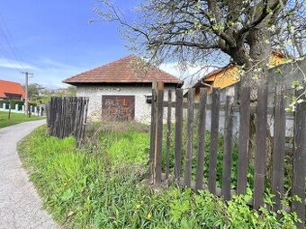 PREDAJ stavebný pozemok 749 m² v obci Malé HOSTE
