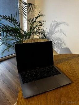 MacBook Pro 13" 2017 256gb, 8gb RAM