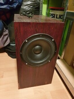 Aktívny subwoofer