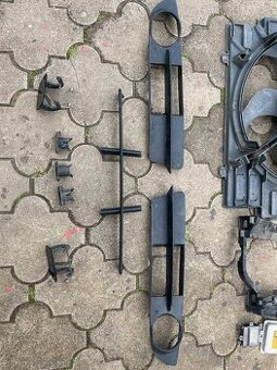 BMW E60 E61 povinná výbava , mriežky narazníka , bajonet ,