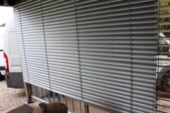 Predam Vnutorne elektricke zaluzie
