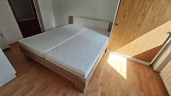 Manželská posteľ