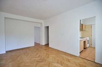Sibírska -3. izbový, priestranný byt s balkonom