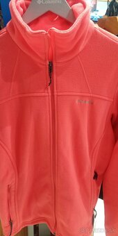 Pulóvre  biele košele svetre roláky mikiny teplaky