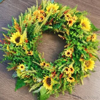 Žiarivý jesenný veniec na dvere