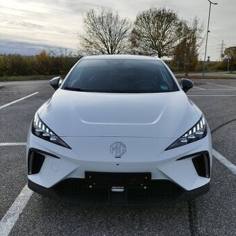 MG 4 Luxury 64kwh 8/2023 naj.28890km,150kw