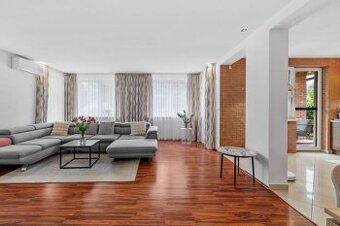 REZERVOVANÉ I BABONY TRE I Moderný 4-izbový dom v Hviezdosla