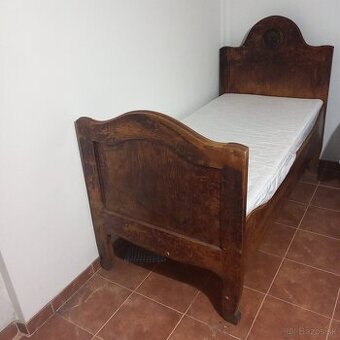 Retro posteľ s matracom