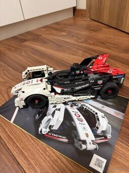 Lego Formula E® Porsche 99X Electric