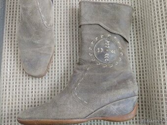 Zateplené čižmy, zelená brúsená koža, veľkosť 40