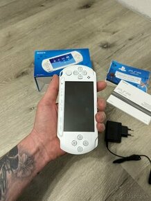 PSP E1004 portable sony - nový kus 