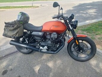 Moto Guzzi V7 Stone