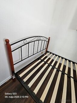 Posteľ 160x200 + rošty a matrac