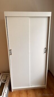 Predám bielu skriňu s posuvnými dverami
