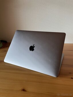 Macbook Pro 2020, 13 Palcový, 8GB pamäť, 258GB SSD