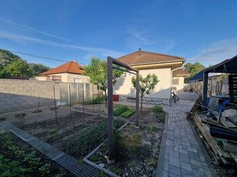 4 izb. rodinný dom s 342m2 pozemkom na predaj
