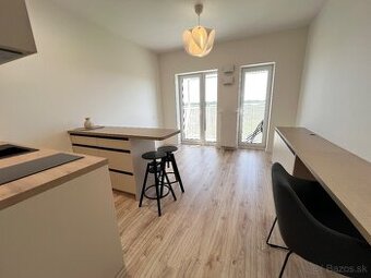 Štýlová garsonka s balkónom – Slnečnice POP - 1