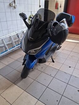 Honda forza 125