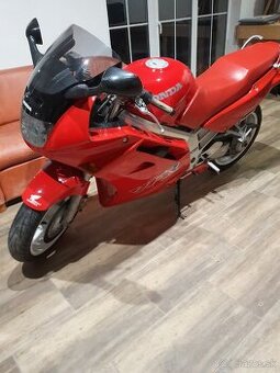 Honda Vfr750F rc36