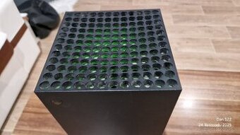 Xbox SERIES X 1TB SSD + 2x ovládač + 5x hry