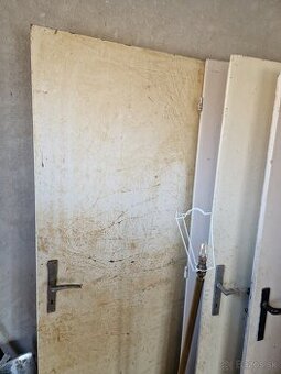 Predám vchodové aj vnútorné dvere za výhodnú cenu 20eur