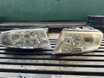 Predám predne svetlo svetla Škoda Superb