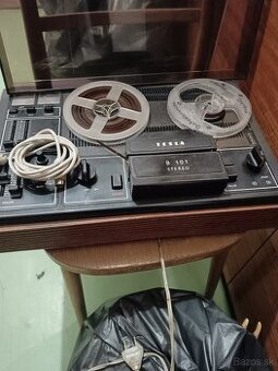 Starý kotúčovy magnetofon